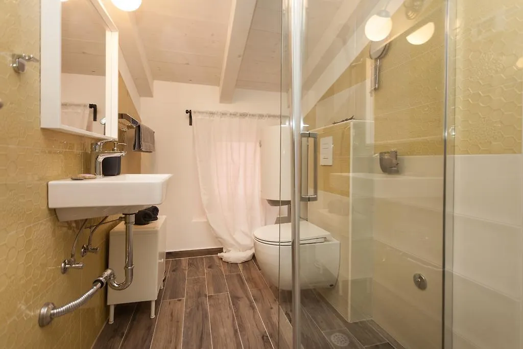 Apartments And Rooms Hey Rovinj Guest house