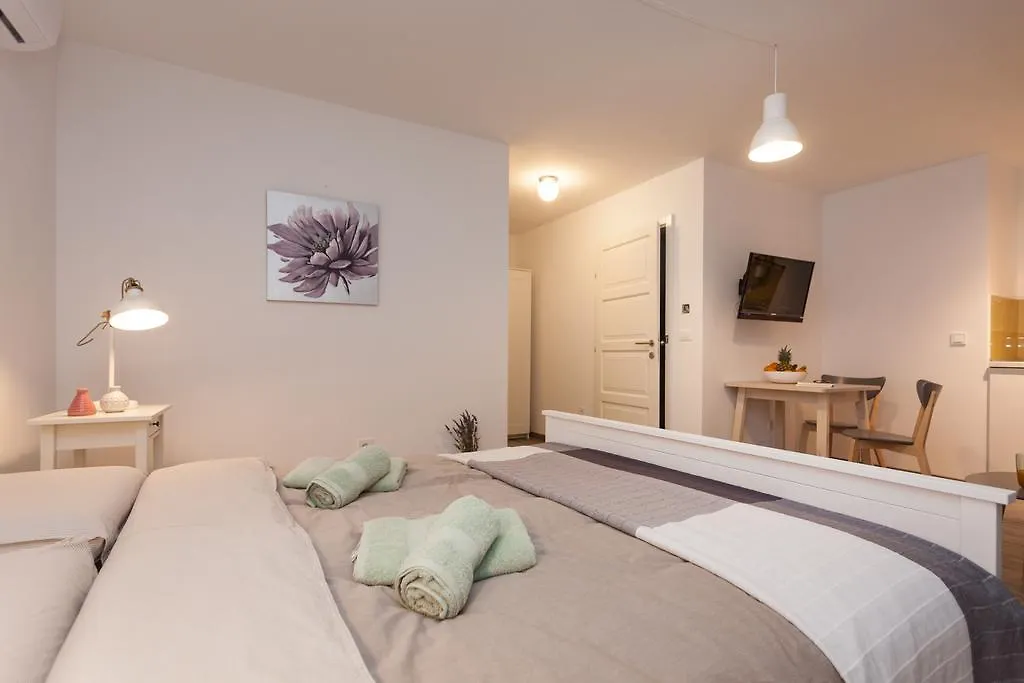 Apartments And Rooms Hey Rovinj Guest house