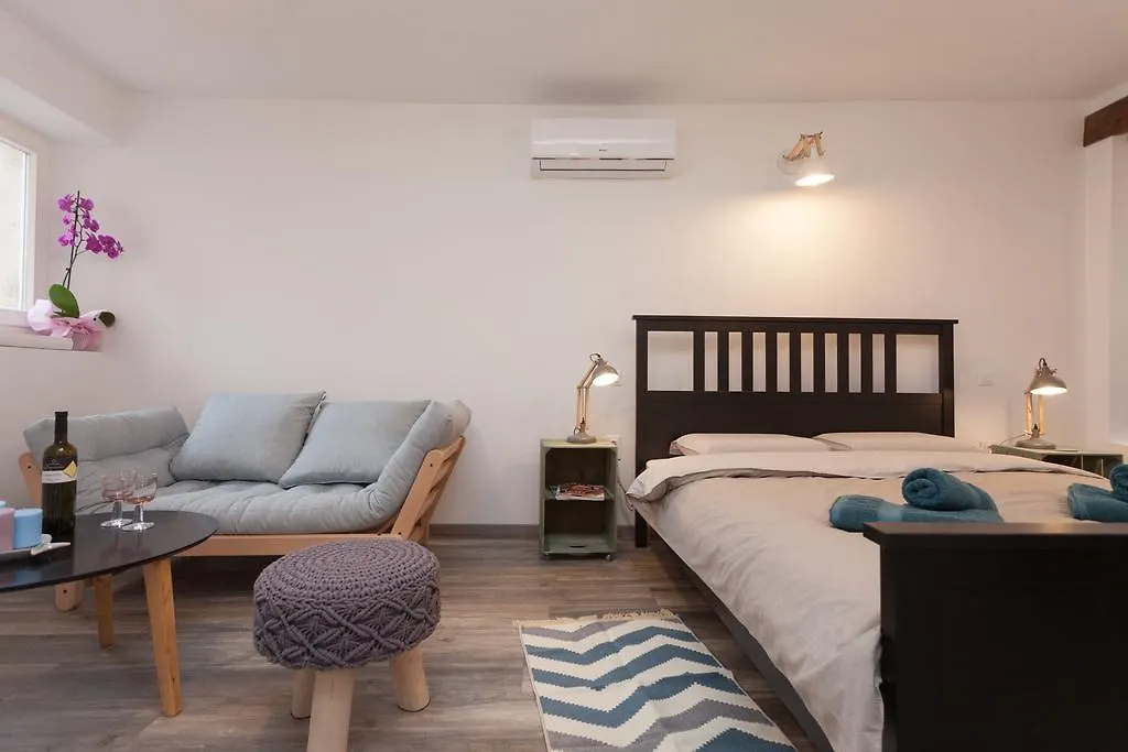 Apartments And Rooms Hey Rovinj Guest house
