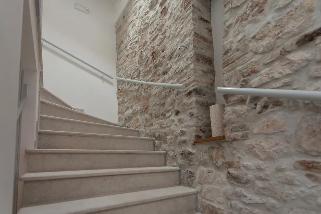 Apartments And Rooms Hey Rovinj Guest house