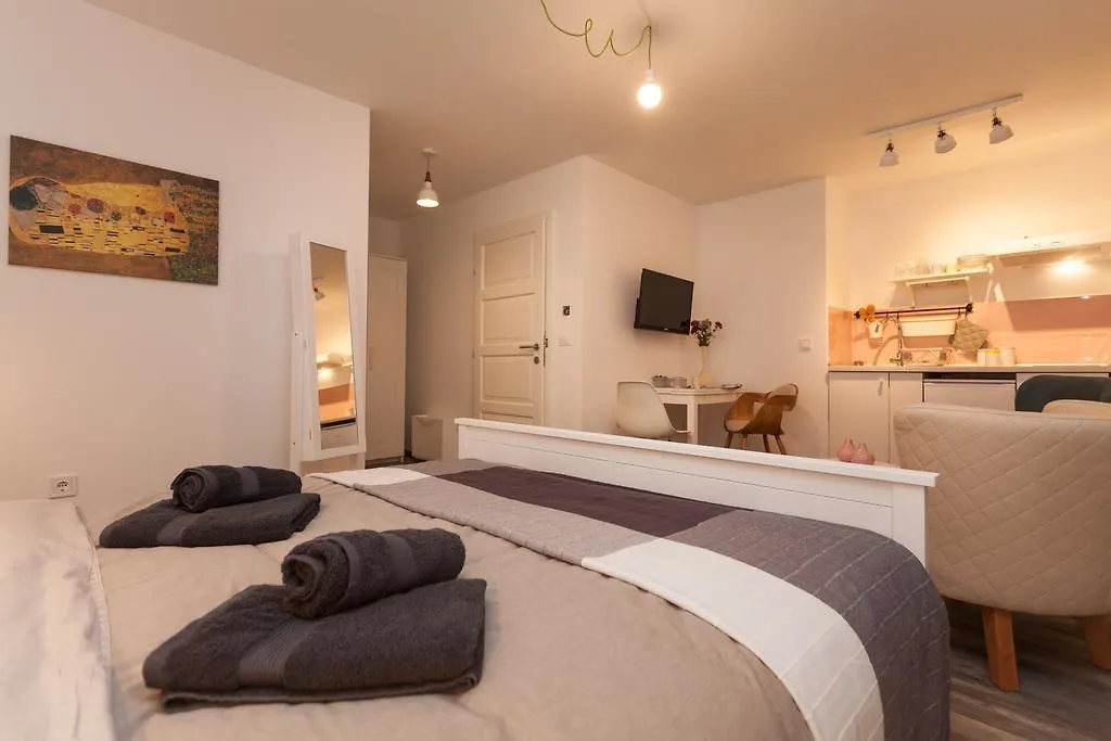 Guest house Apartments And Rooms Hey Rovinj